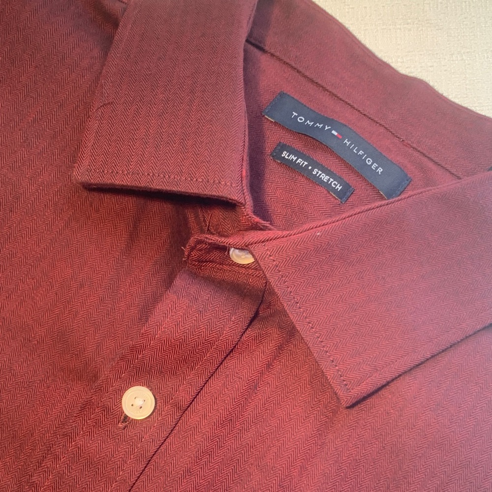 Tommy Hilfiger Men's Burgundy Button Down Shirt Faint Herringbone Pattern